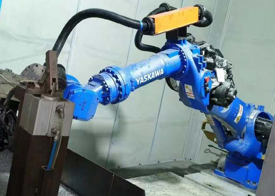 Yaskawa GP180 Grinding dresspack application site