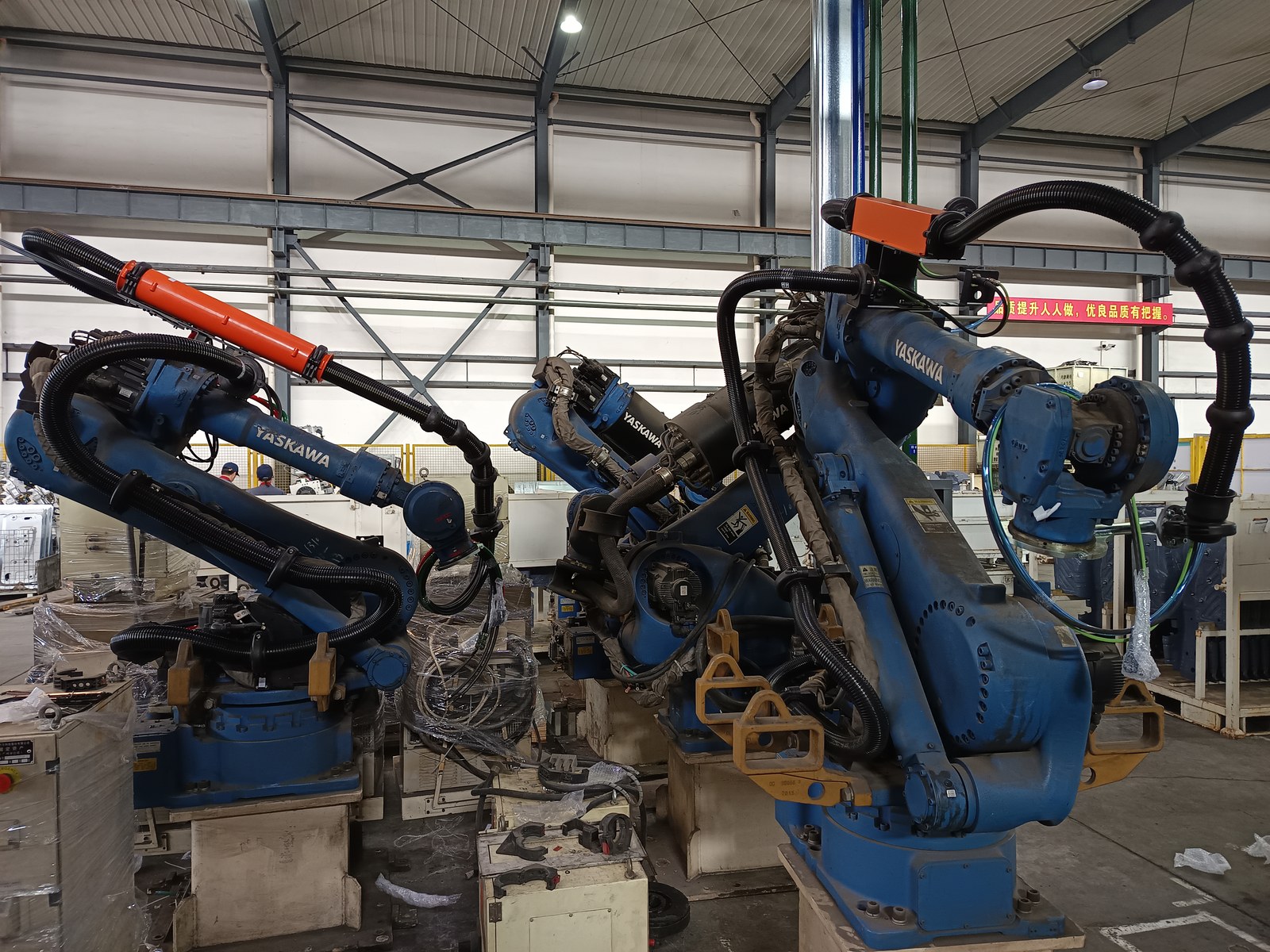 Yaskawa GP225 Spot welding dresspack application site