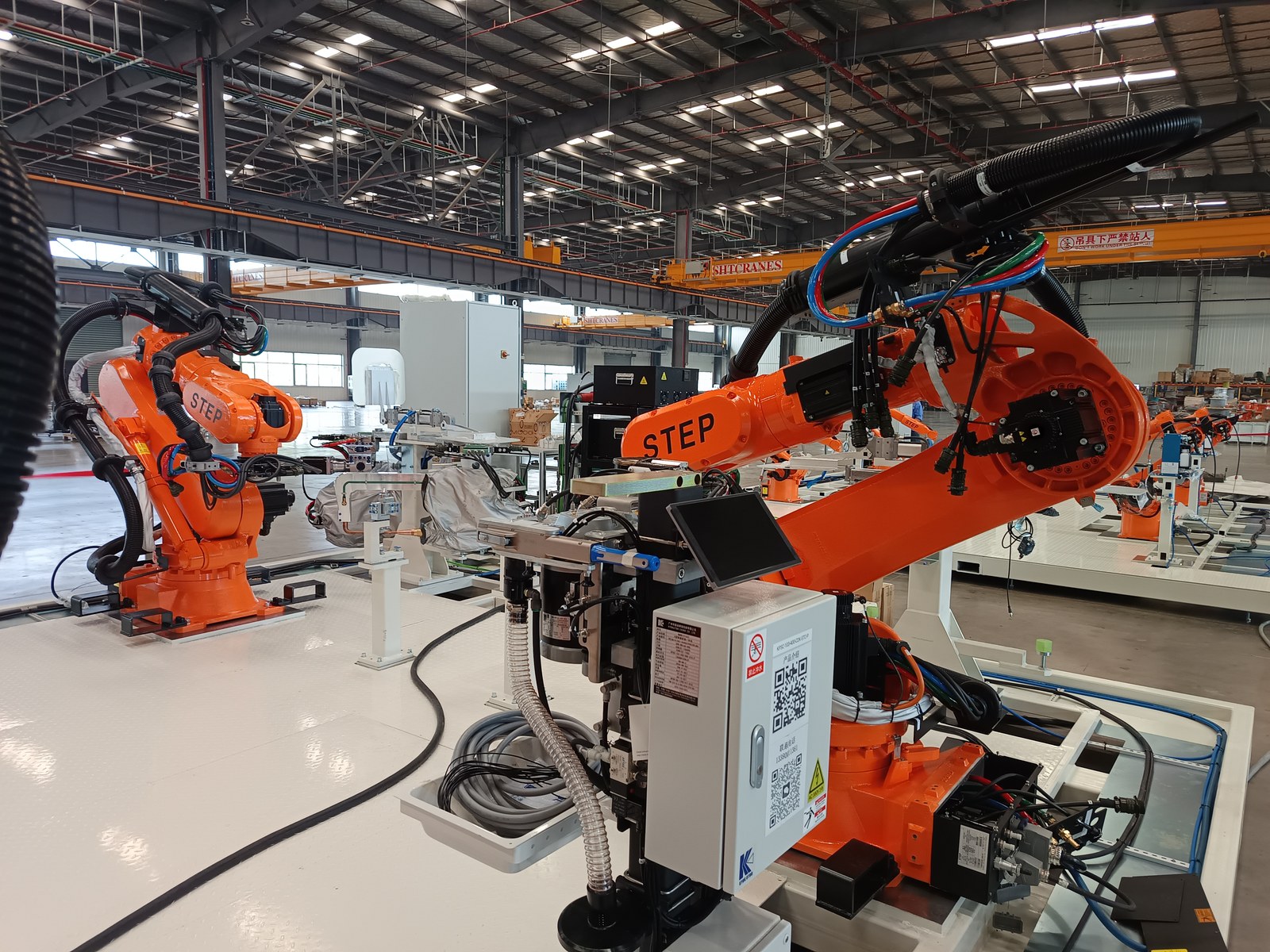 STEP SR220-2700 Spot welding dresspack application site